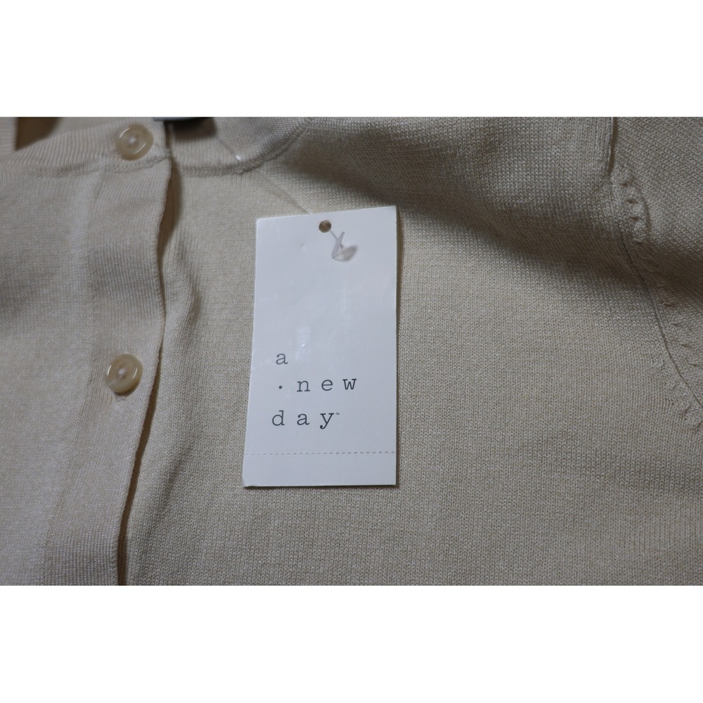 A New Day Ivory Ruffle Hem Cardigan Sweater Crew Neck Cream Medium NWT - Picture 4 of 6